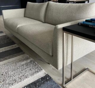 Wat staat ze prachtig op haar eigen plekje ✨
Deze prachtige Montis Axel XL mogen voorzien van een nieuwe stof van De Ploeg: Monza 09
.
.
.
.
.
#vintage #vintagestyle #vintagedesign #design #interior #interieur #interieurinspiratie #interiordesign #meubelstoffeerderij #meubelstoffeerder #meubels #vintagemeubels #recycle #montis #deploeg #deploegstoffen #lounge