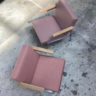 Martin Visser fauteuil SZ 66 spectrum easy chairs. Zo fijn om deze oldtimers onder handen te mogen nemen. Super tevreden met het eindresultaat en wat een goeie combi 🤍

Gestoffeerd met de Ploeg:
Feltwool 01
Fezwool 12
.
.
.
.
.
#martinvisser #deploeg #deploegstoffen 
#vintage #vintagestyle #vintagedesign #design #interior #interieur #interieurinspiratie #interiordesign #meubelstoffeerderij #meubelstoffeerder #meubels #vintagemeubels #recycle #spectrum #lounge