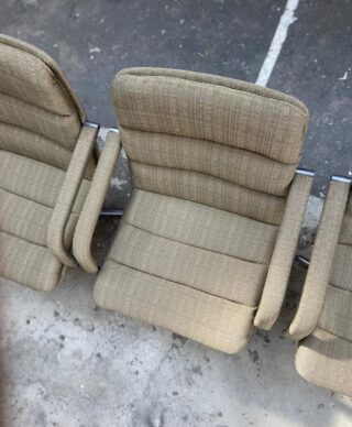 Retro Artifort Chairs ✨
Ontworpen door: Geoffrey Harcourt

De stoelen zijn gestoffeerd met: Sedge van Lancier. 
De stof geeft ze een stijlvolle look en zorgt ervoor dat ze hun fantastische retro uitstraling behouden.

💫 Gave opdracht 
💫 Enthousiaste eigenaar

.
.
.
.
.
#vintage #vintagestyle #vintagedesign #design #interior #interieur #interieurinspiratie #interiordesign #meubelstoffeerderij #meubelstoffeerder #meubels #vintagemeubels #recycle #artifort #geoffreyharcourt #lounge #retro #lancier